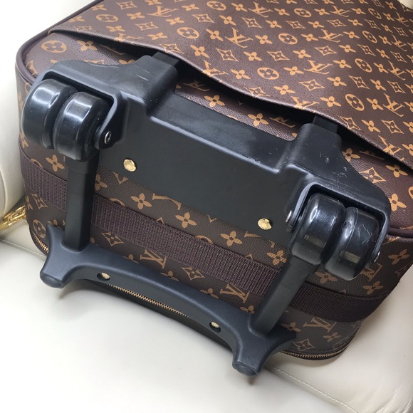 100% Authentic Louis Vuitton Monogram Suitcase 25” - Picture 3 of 4